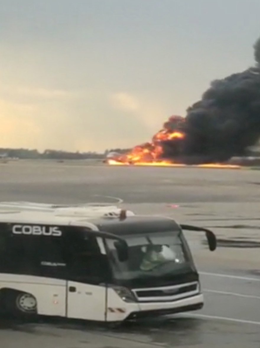 Rusya’da yolcu uçağı alev aldı: Ölü sayısı 41’e yükseldi