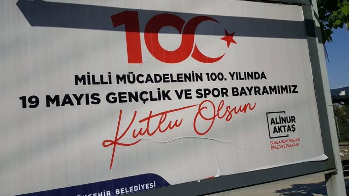 AKP&#039;li belediyeden skandal afişe skandal savunma!