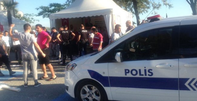 CHP’nin seçim çadırına saldırı