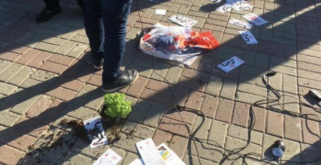 CHP’nin seçim çadırına saldırı