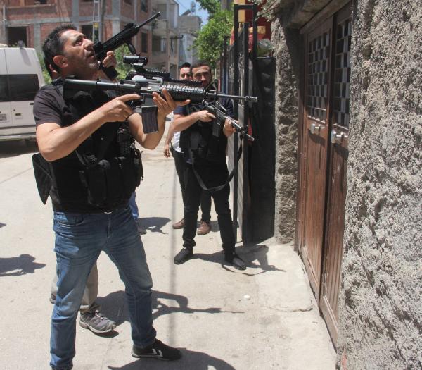 Bayramı kana mı bulayacaklardı: IŞİD bombacıları yakalandı