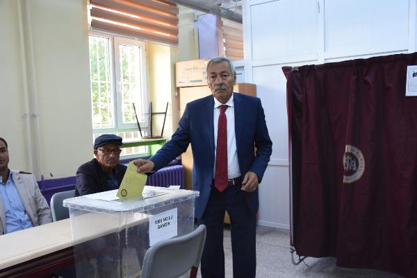 Seçimin yenilendiği Keskin&#039;de AKP&#039;liler ve İYİ Partililer arasında tartışma
