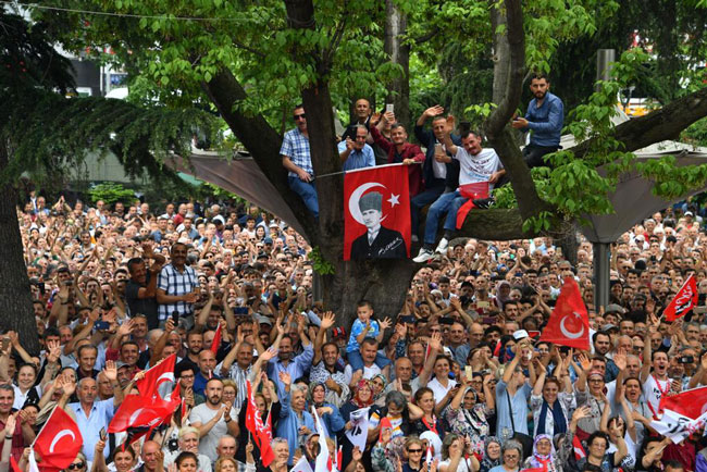 Karadeniz&#039;de tarihi &#039;İmamoğlu&#039; kalabalığı