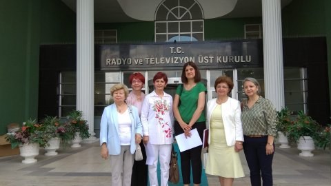 Cumhuriyet Kadınları Esra Erol&#039;u RTÜK&#039;e şikayet etti