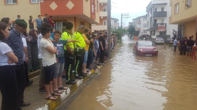 Sular altında kalan Darıca&#039;dan acı haber
