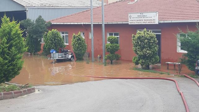 Sular altında kalan Darıca&#039;dan acı haber