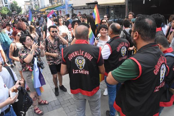 İzmir&#039;de Onur Yürüyüşü&#039;ne müdahale