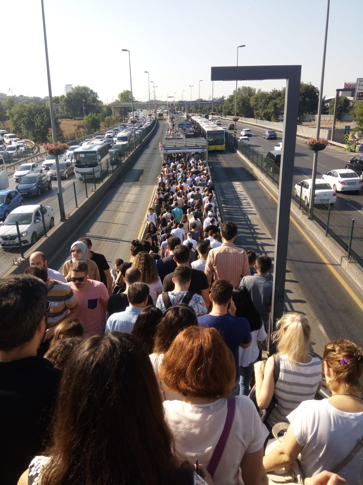 İstanbul&#039;da ne oluyor: İBB&#039;de iş mi yavaşlatılıyor?