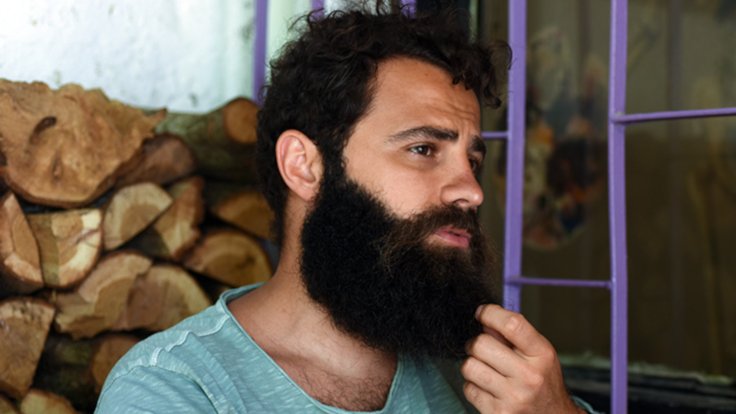 Tiyatrocu Ersin Umut Güler&#039;e Erdoğan&#039;a hakaret gerekçesiyle hapis cezası