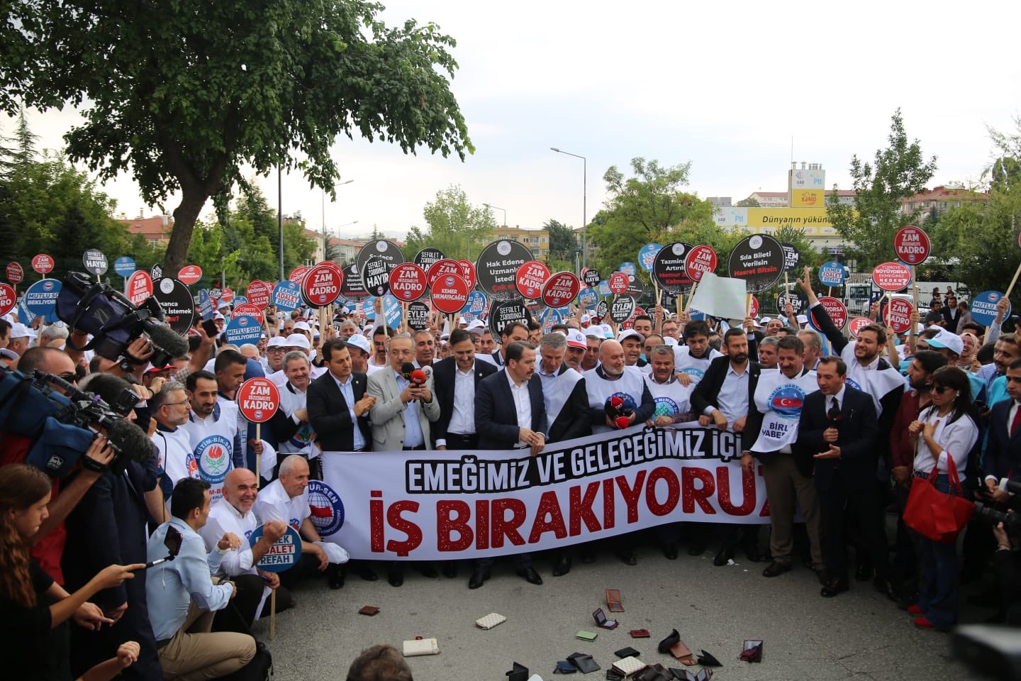 Ankara&#039;da memurlar iş bıraktı