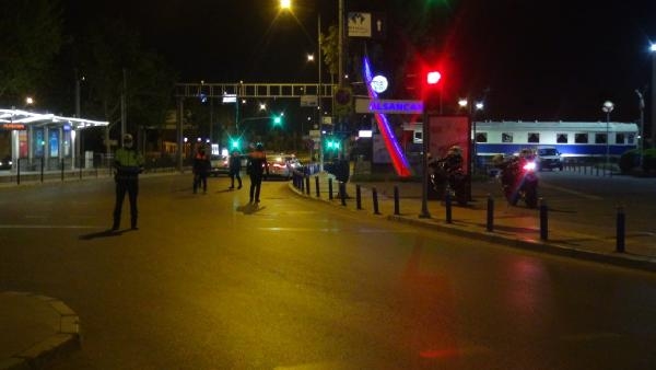 İzmir Alsancak&#039;ta Koronavirüs sessizliği!