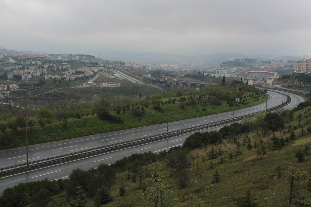 TEM otoyolu sessizliğe büründü