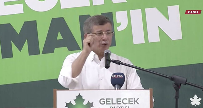 Ahmet Davutoğlu&#039;ndan olay sözler: &quot;AK Parti MHP&#039;yi bıraktı, küçük ortağının peşine takıldı&quot;