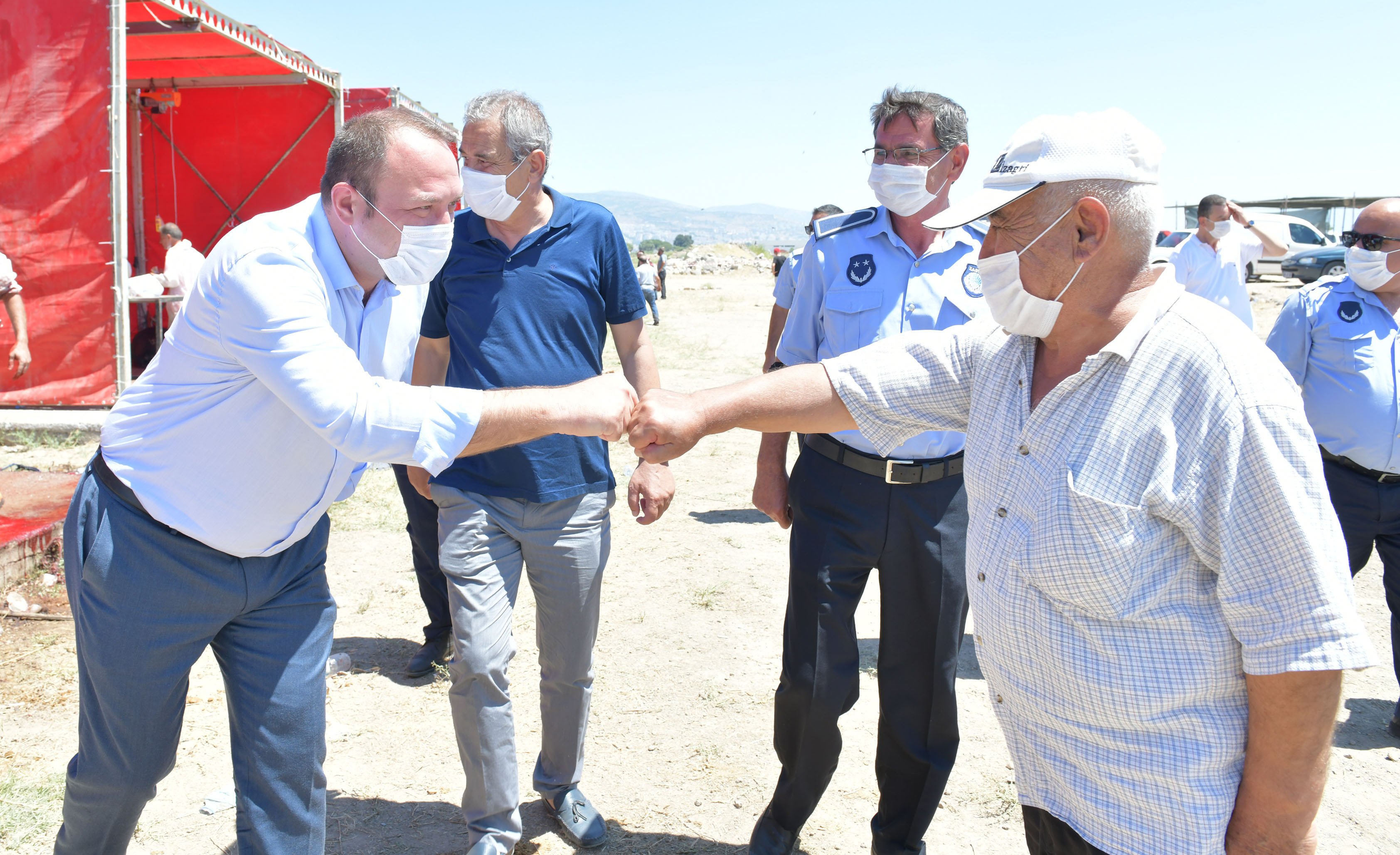 Çiğli&#039;de kurban dayanışması: Vatandaş bağışlıyor, belediye dağıtıyor