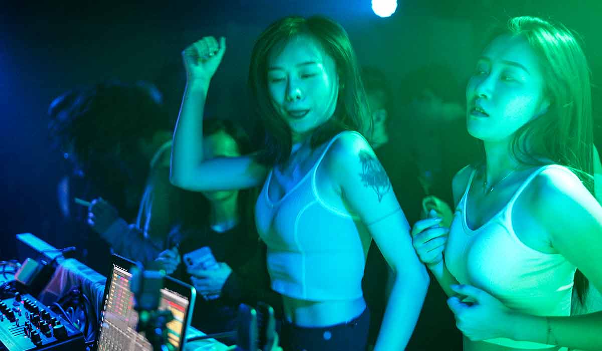 wuhan-nightclub-3.jpg