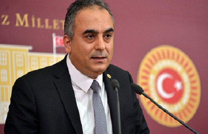 markar-esayan.jpg