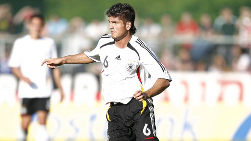 baris-ozbek-futbolcu.jpg