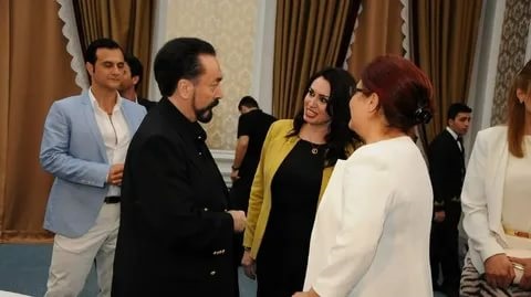 derya-yanik-twitter.jpg