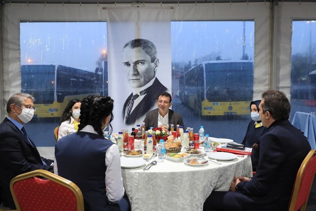 ekrem-imamoglu-iftar2.jpg