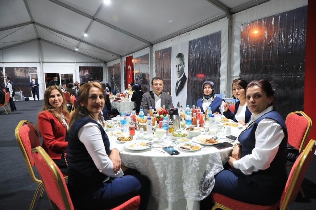 ekrem-imamoglu-iftar3.jpg