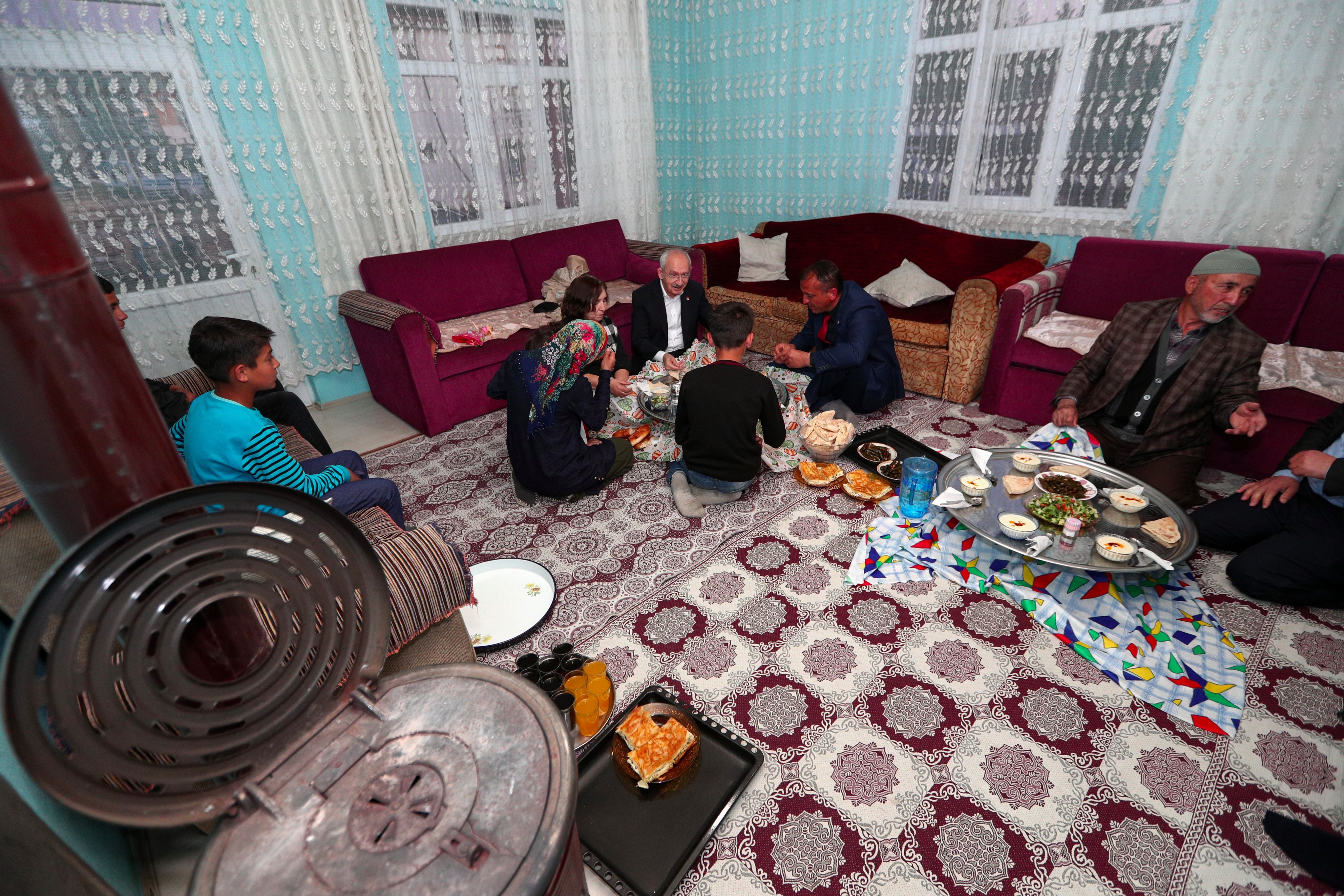 kilicdaroglu-iftar3-001.jpg