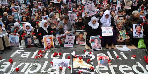 raw-cumartesi-annelerinin-eylemi-ne-zaman-ve-nasil-basladi-459828287.jpg