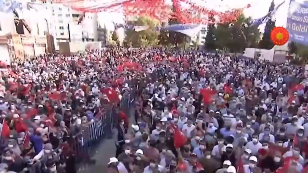 erdogan-bos-miting-2.jpg