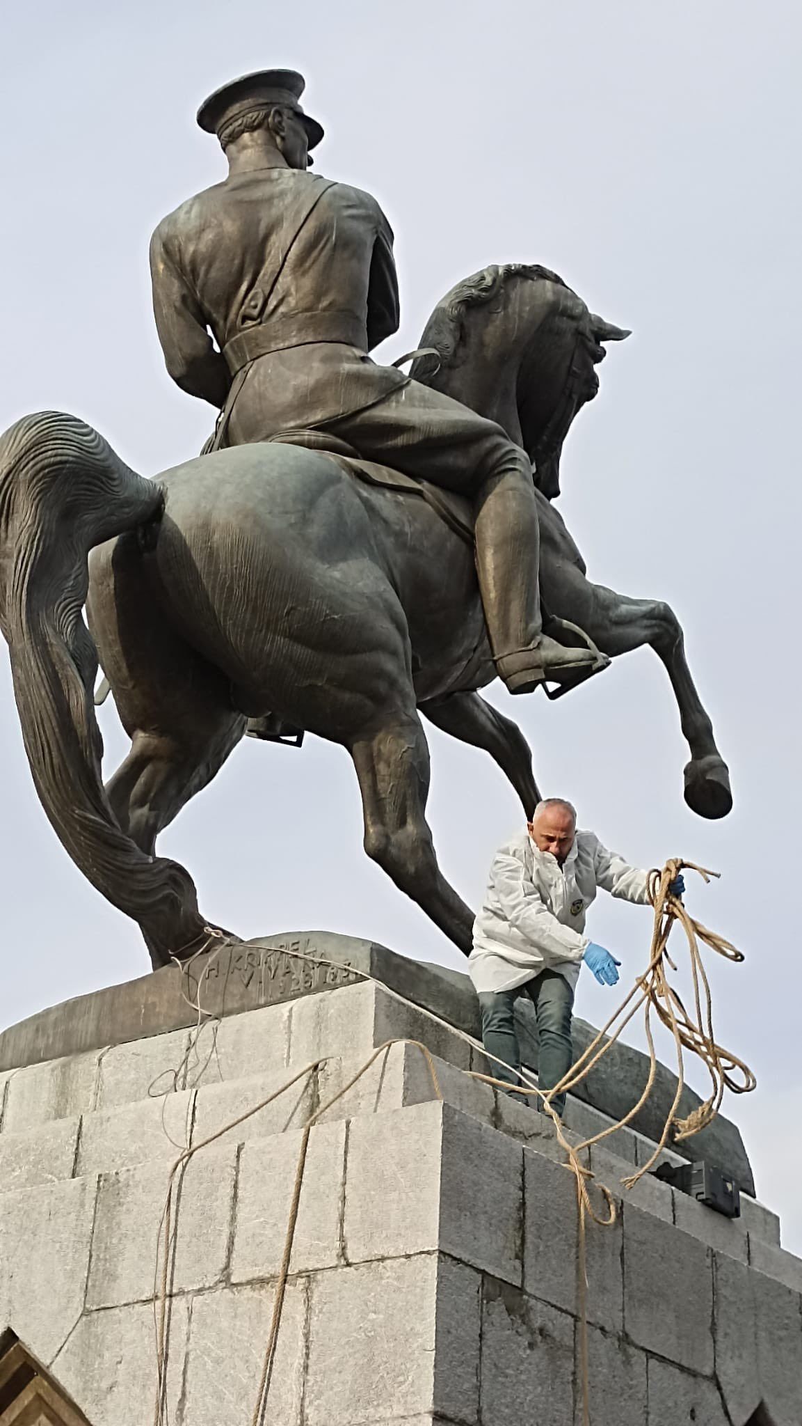 ataturk-heykel-3.jpg