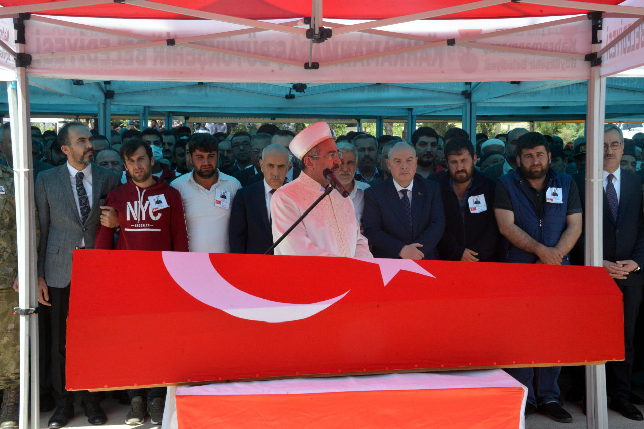 sehit-uzman-cavus-furkan-gok-toprag-jpdh.jpg