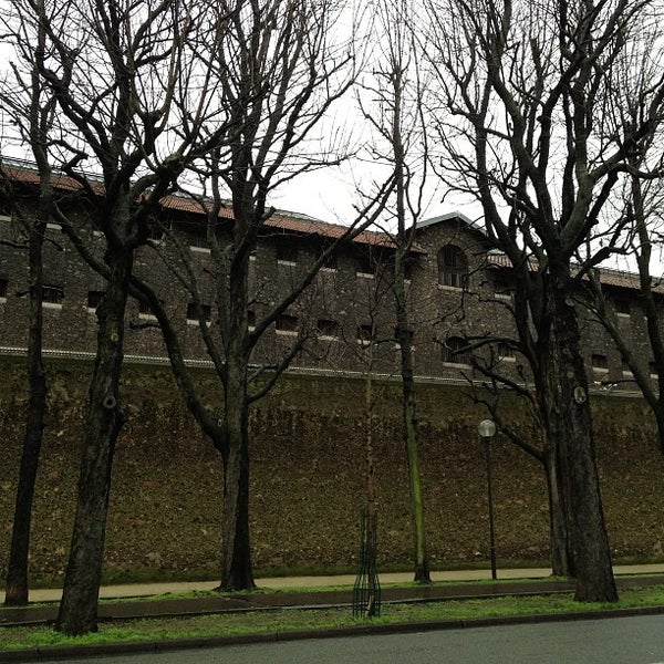 la-sante-cezaevi-fransa.jpg