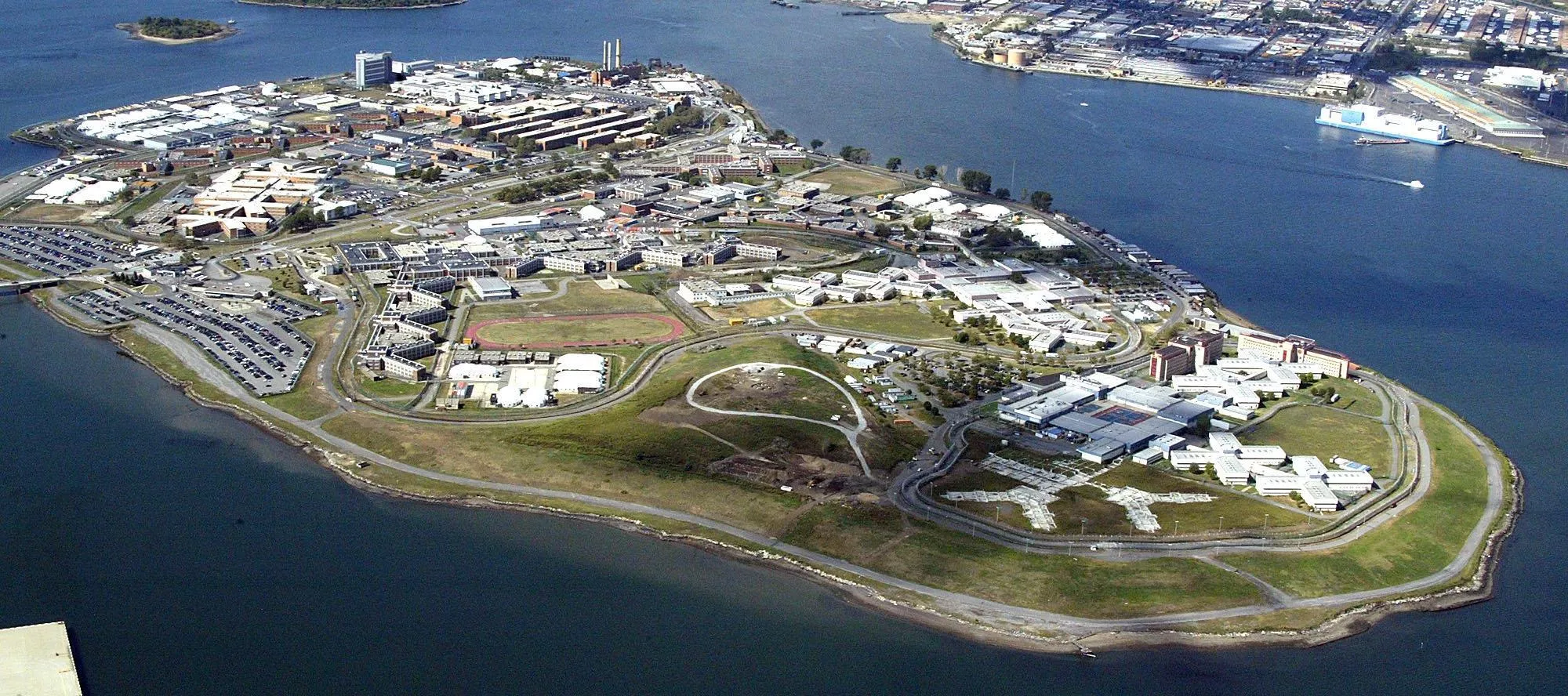 rikers-adasi-cezaevi-abd.webp
