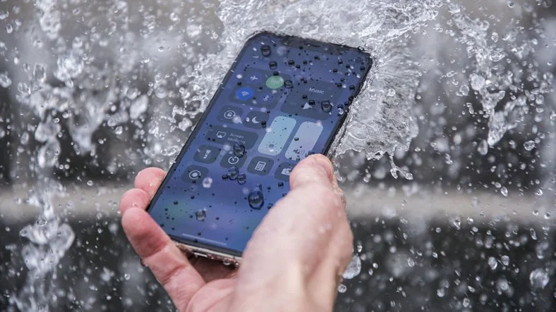 islanan-telefon-nasil-kurutulur-1577099487.webp