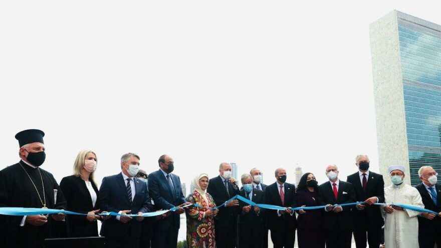 elpidophoros-turkevi-center-erdogan-new-yourk-credit-turkish-presidency-16-9-1632303942-880x495.jpg