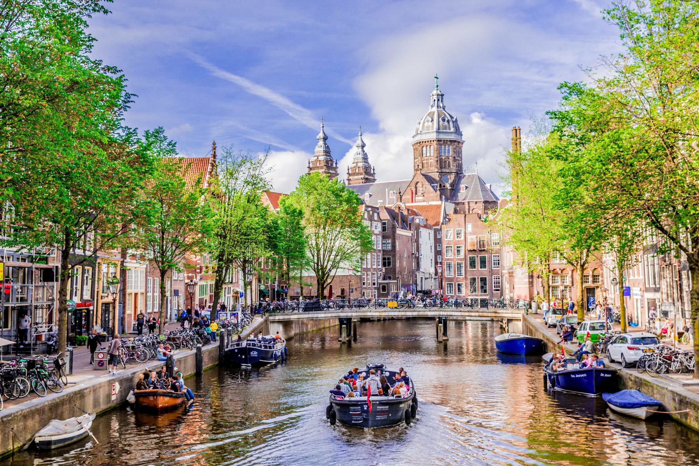 amsterdam-canal-tour-boats.jpg