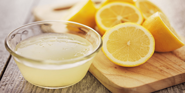 yatmadan-once-ayaginiza-surerseniz-bakin-ne-oluyor-iste-limonun-inanilmaz-faydasi-h1643797782-5f4a2e.png