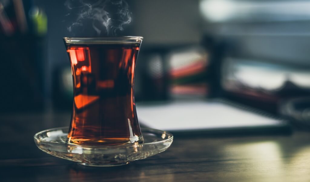 siyah-cay-nasil-demlenir-cay-demleme-ipuclari.jpg