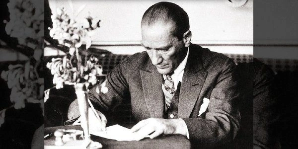 0x0-ataturk-fotograflari-10-kasima-dnmp.webp