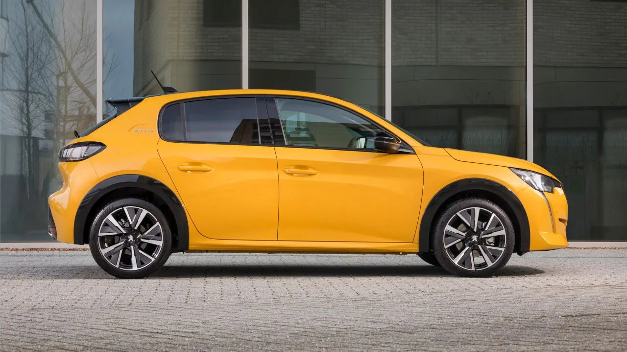 peugeot-208-2022-8-sza8-jpg.webp