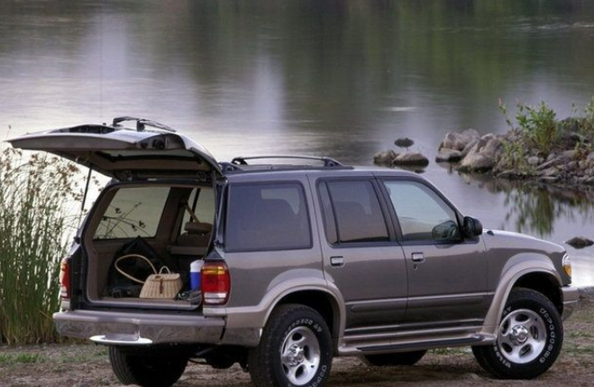 ford-explorer-4-0-xlt.png