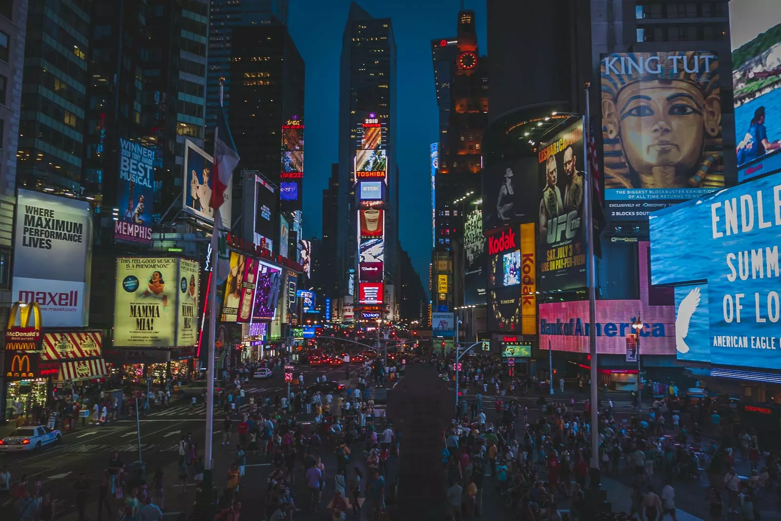 celebrate-new-year-around-the-world-new-york-times-square.webp