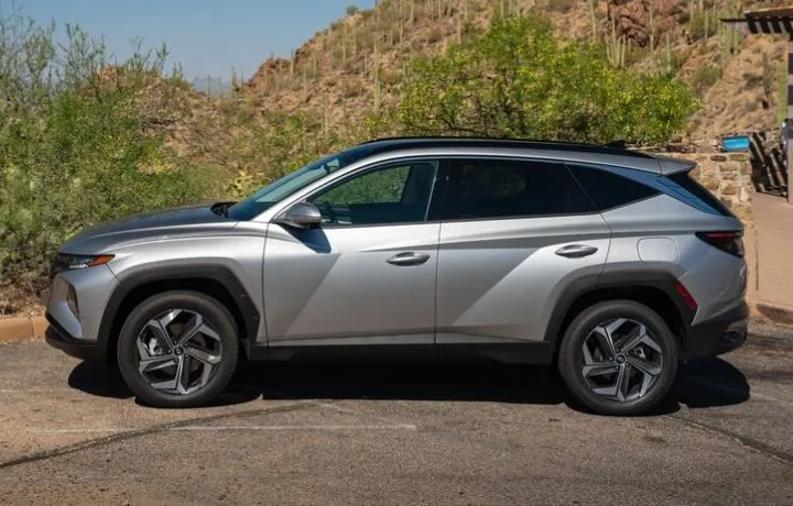 2023-hyundai-tucson-hybrid.webp
