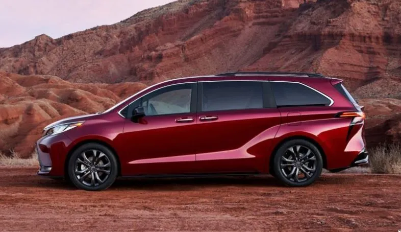 2022-toyota-sienna.webp