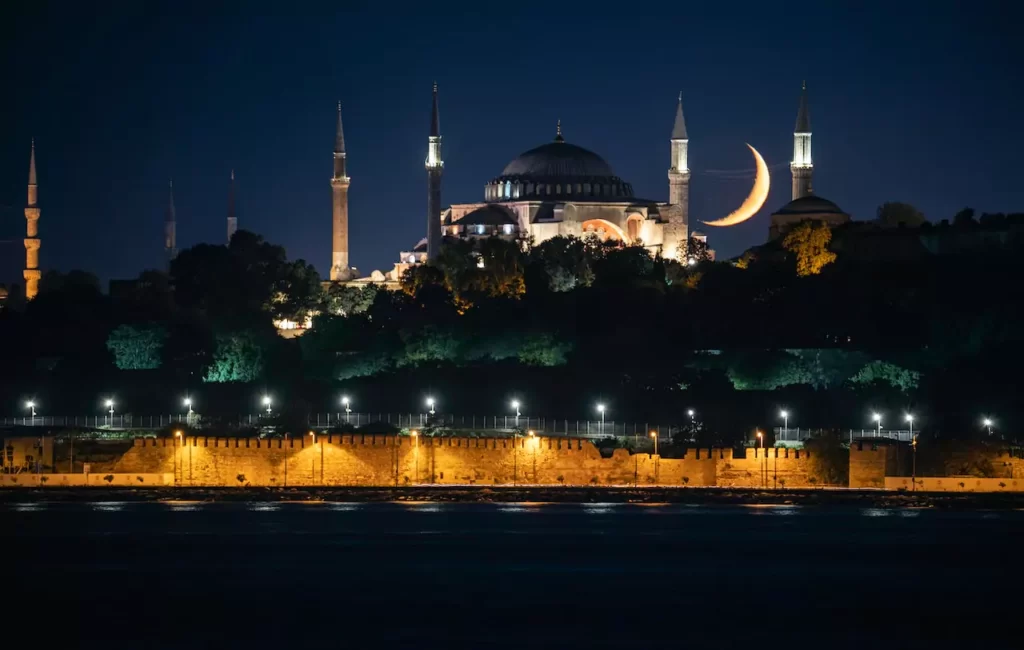 hagia-sophia-night-1024x650.webp