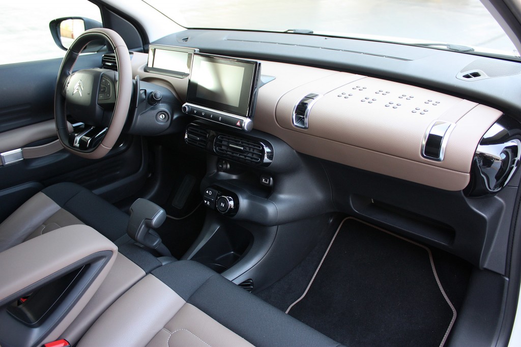 2016-citroen-c4-cactus-ic-tasarim-1024x682.jpg