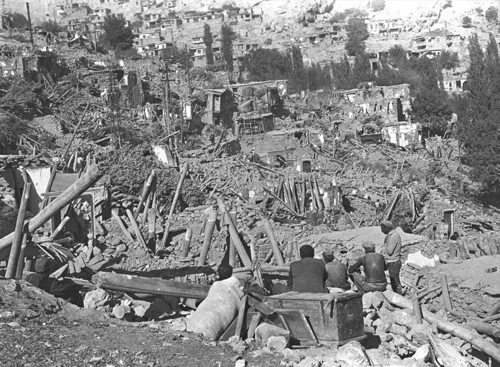 ladik-depremi-1943.jpg