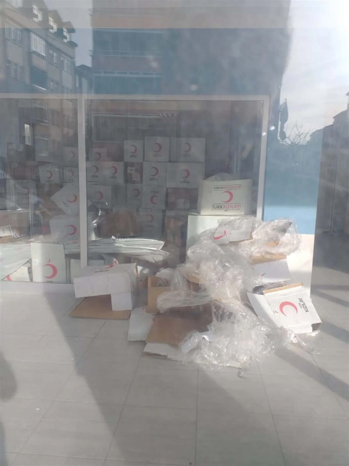 100750592-kizilay-yardimlari-cemaatin-elinde-1145621-1.webp
