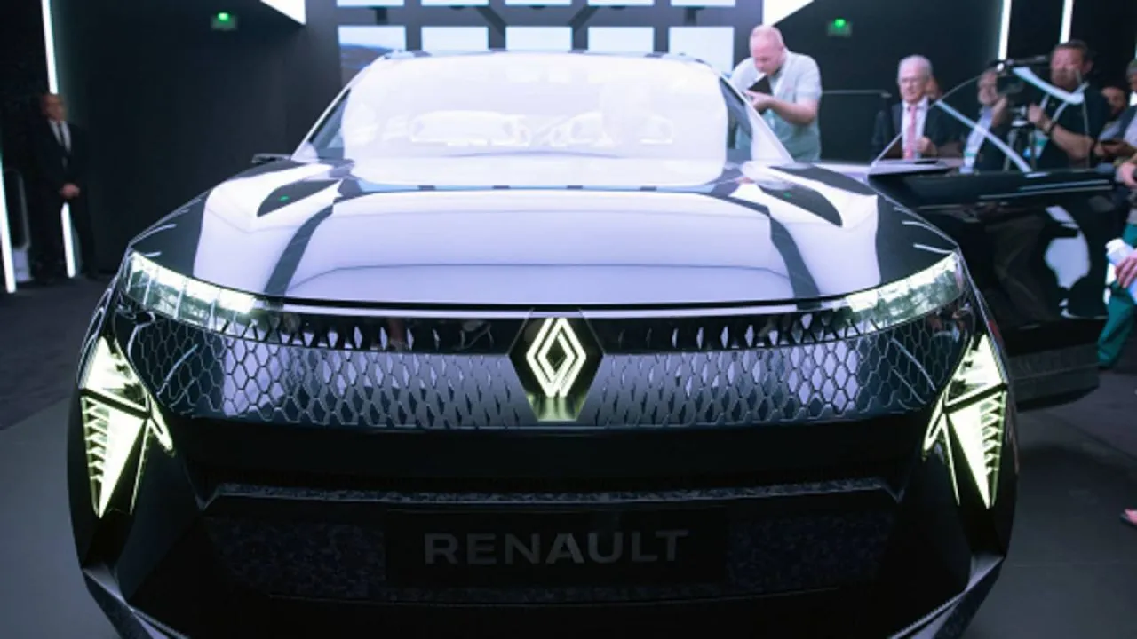 2023-renault-broadway-7-glg8-jpg.webp