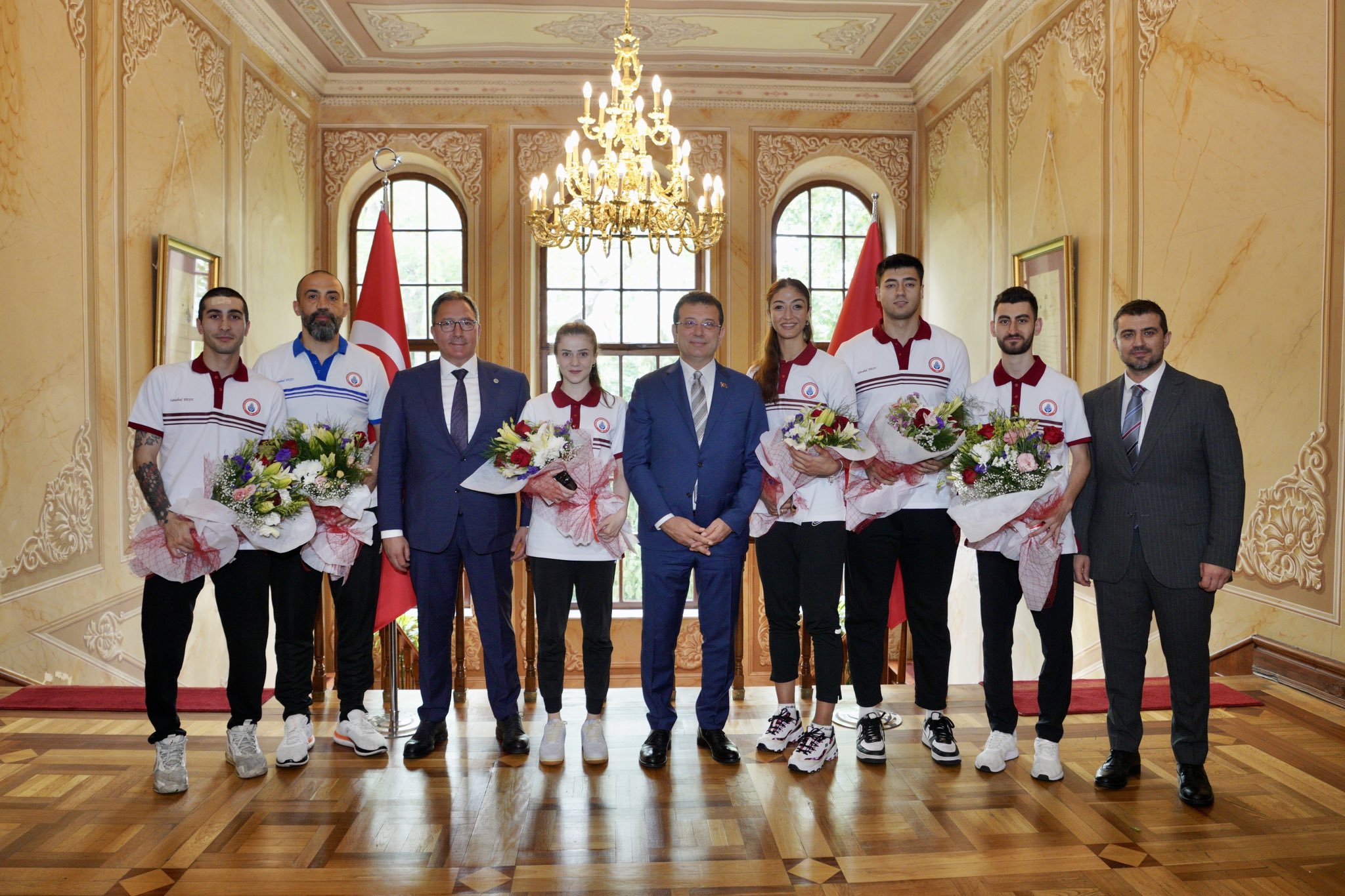 imamoglu-sporcular.jpg