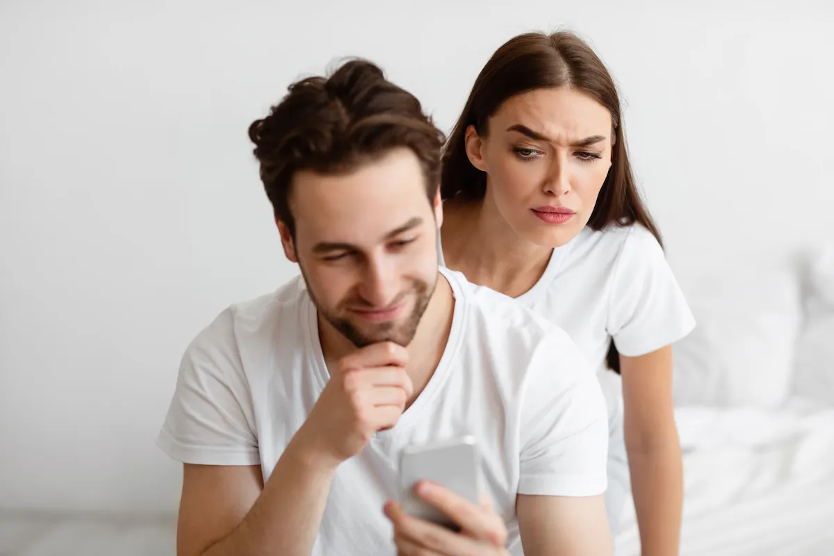 jealous-body-language-signs.webp