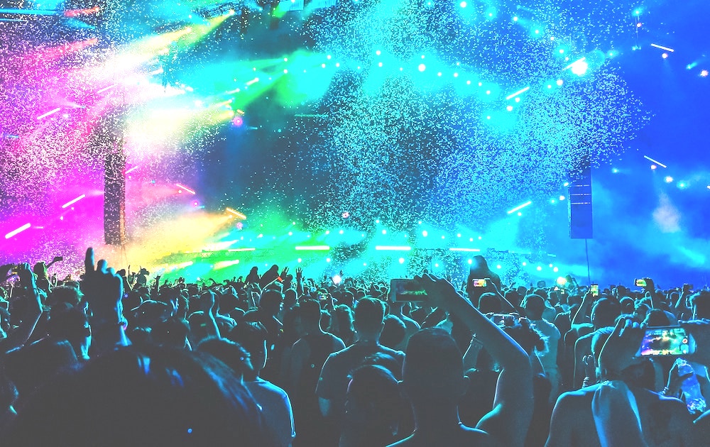 how-many-young-consumes-are-actually-buying-concert-tickets-main.jpg